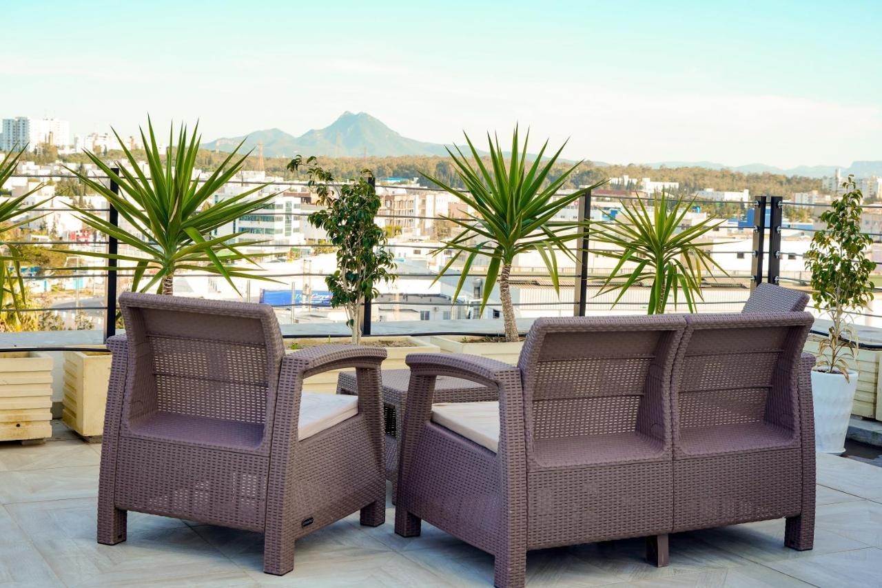 Lescure Business And Hotel 4*