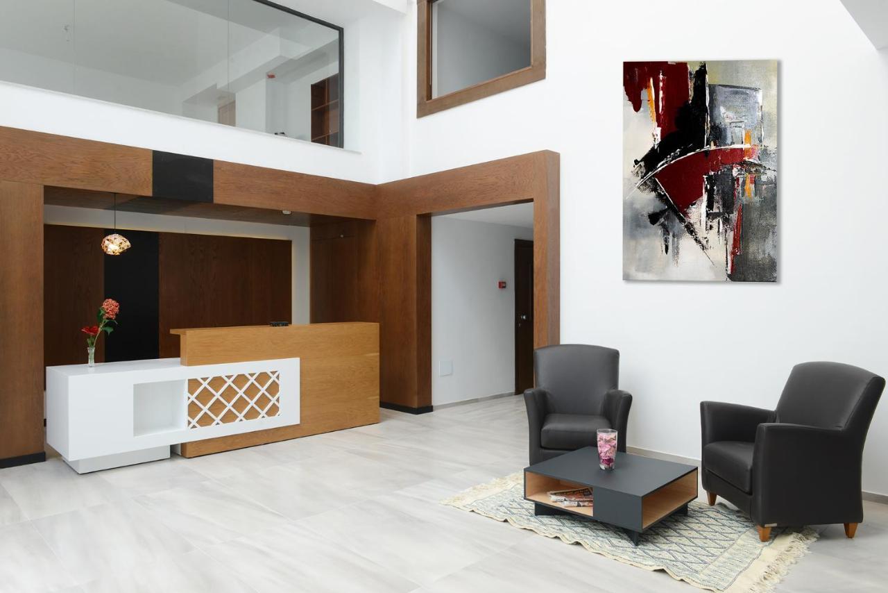 Lescure Business And Hotel
