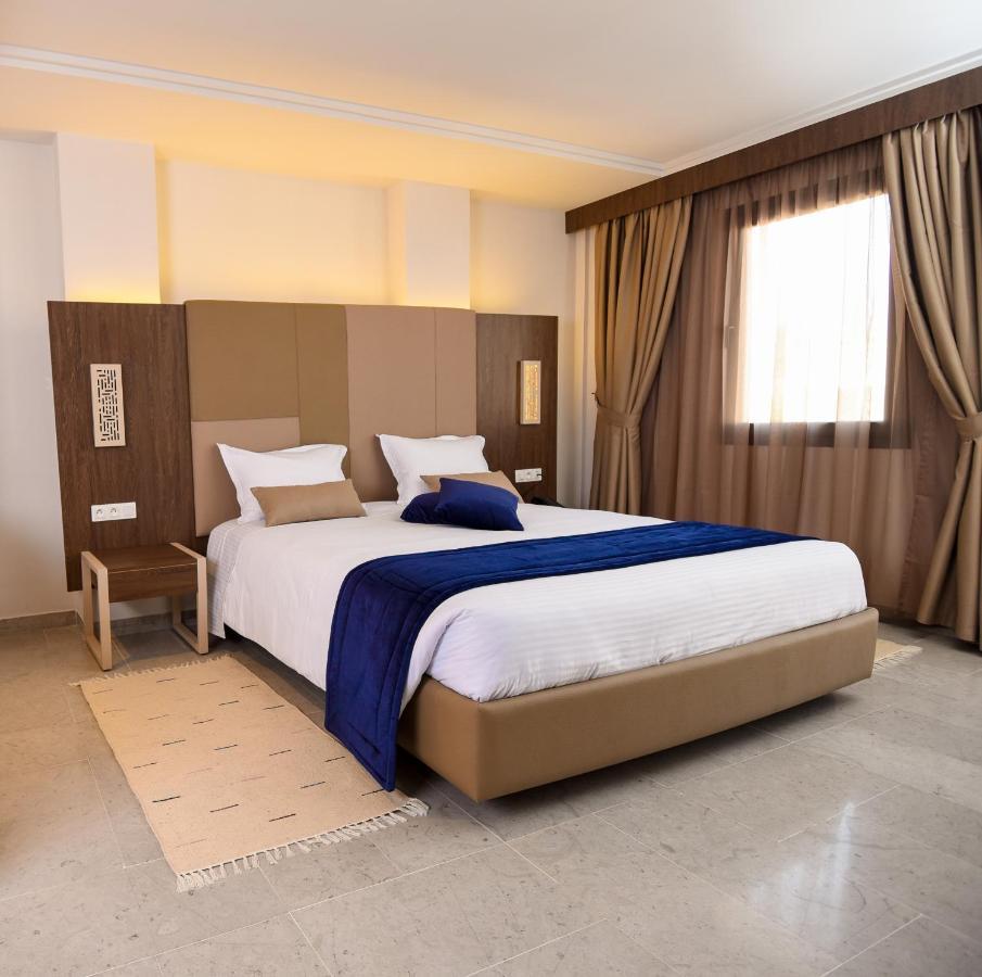 Lescure Business And 4*