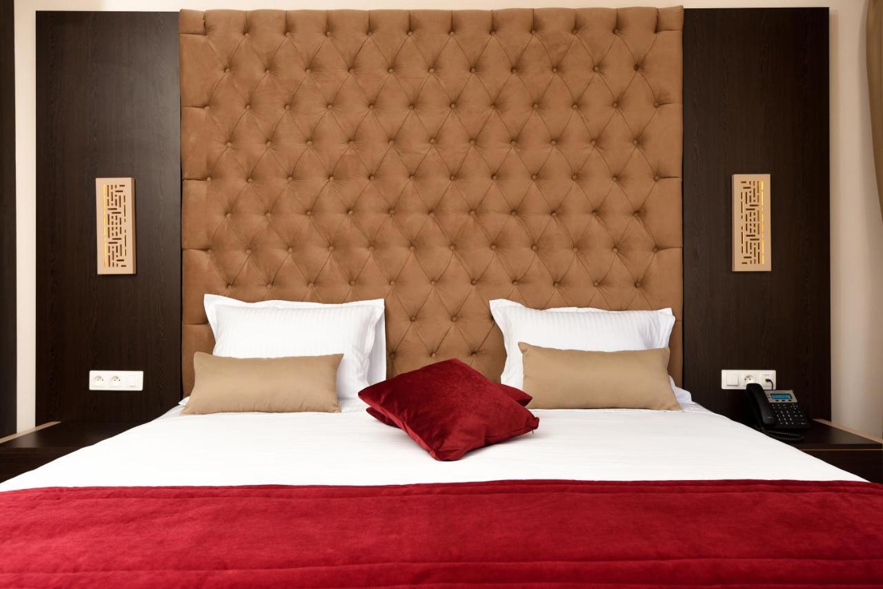 Lescure Business And Hotel