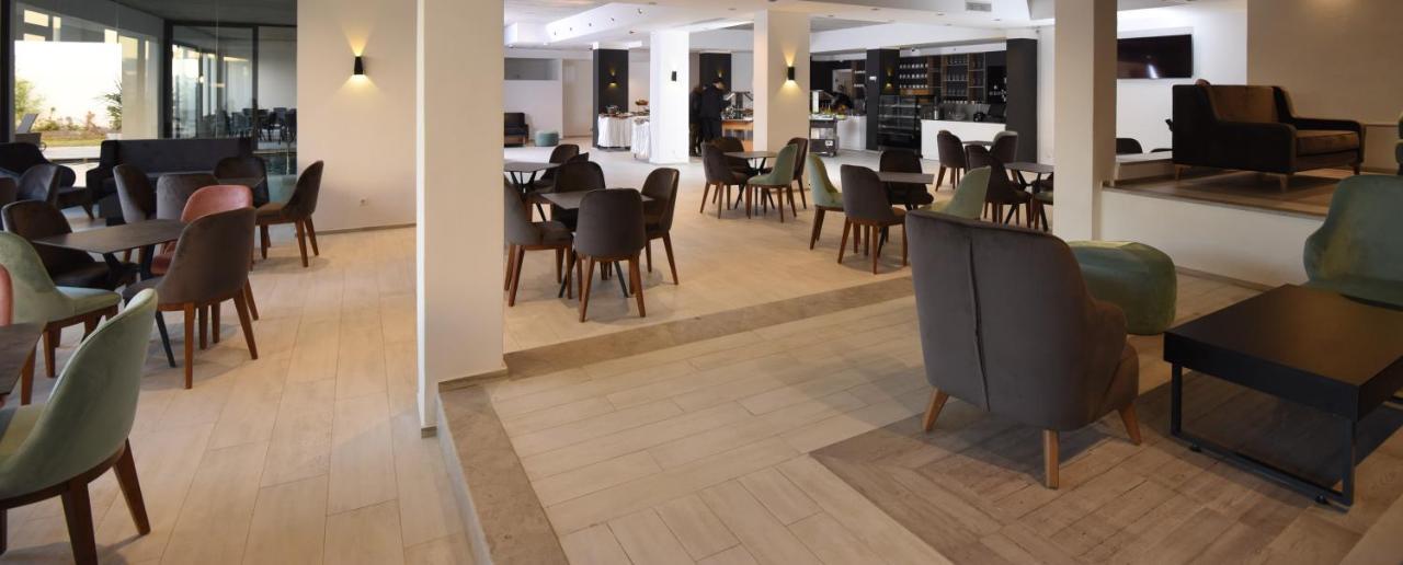 Lescure Business And Hotel 4*